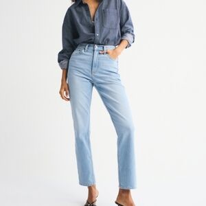 Abercrombie Ultra High Rise Ankle Straight Jeans - Light Wash